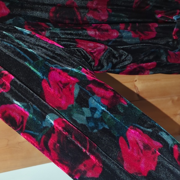 Torrid Women’s Floral Velvet Lined Long Coat - Picture 5 of 12